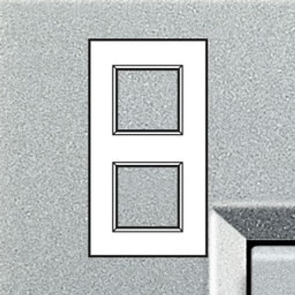 LL - COVER PLATE 2X2P 71MM TECH image 1