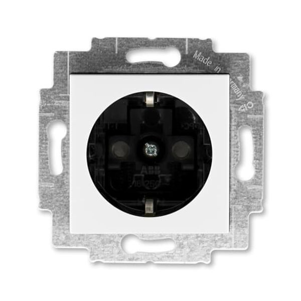 5520H-A03457 62 Socket outlet with earthing contacts, shuttered ; 5520H-A03457 62 image 1