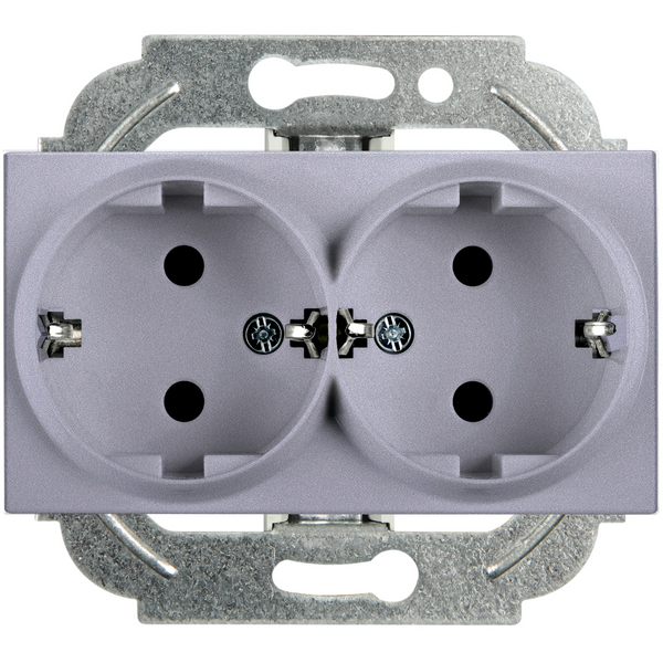 Karre Plus-Arkedia Silver Two Gang Earthed Socket image 1
