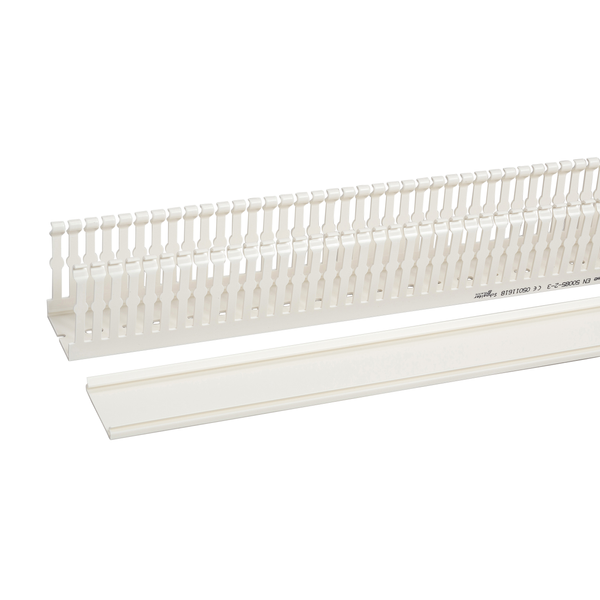 VERTICAL TRUNKING L2000 image 1