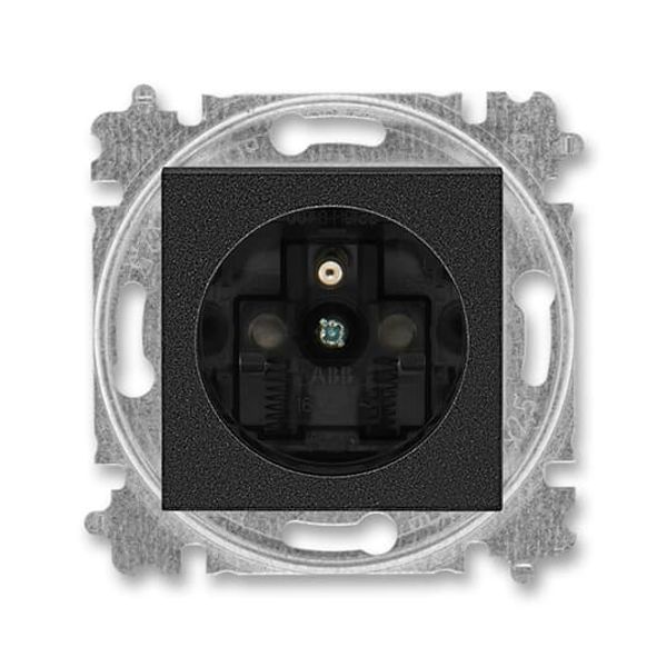 5519H-A02357 63 Socket outlet with earthing pin, shuttered image 1