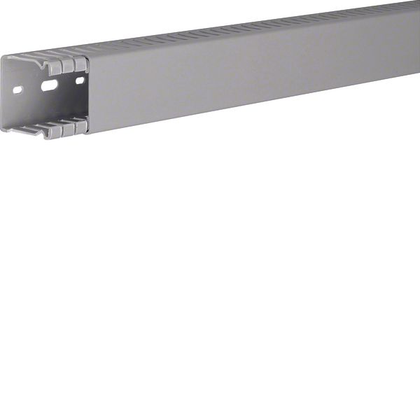 BA6 40040/0 Grey 7030 Trunking image 1