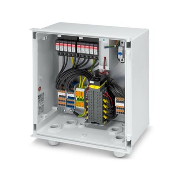 String combiner box (SCB) image 1