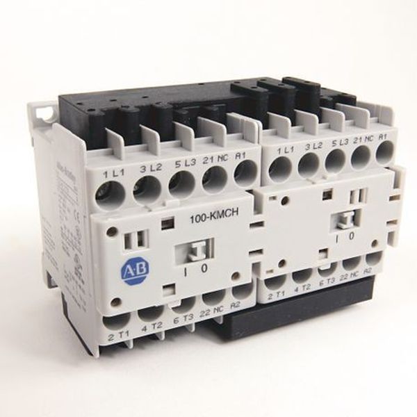 Allen-Bradley, 104-K Mini Reversing Contactors, Screw Type Terminals, 12 A, System Control Voltage: 110V 50Hz/120V 60Hz, 3 N.O. Main Contacts, 1 N.C. Auxiliary Contact image 1