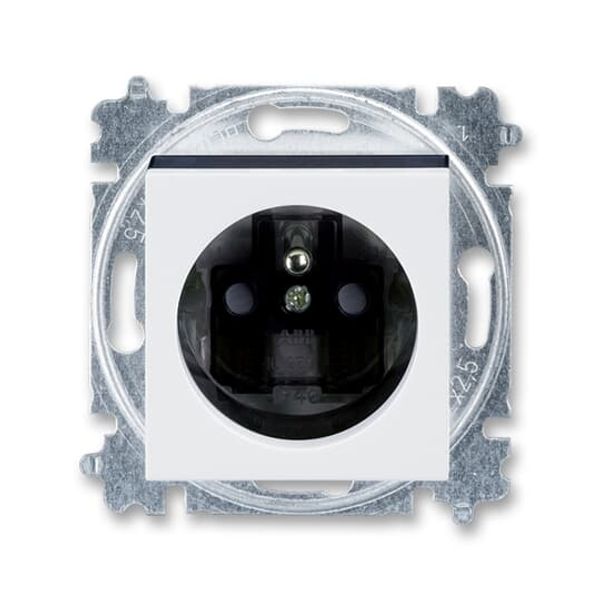 5519H-A02357 62 Socket outlet with earthing pin, shuttered image 1