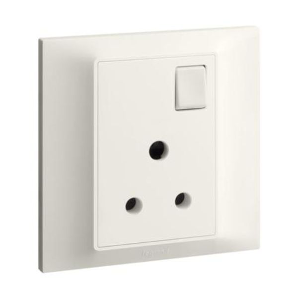 Belanko S - 1 gang BS switched socket outlet - 5A - Ivory image 1