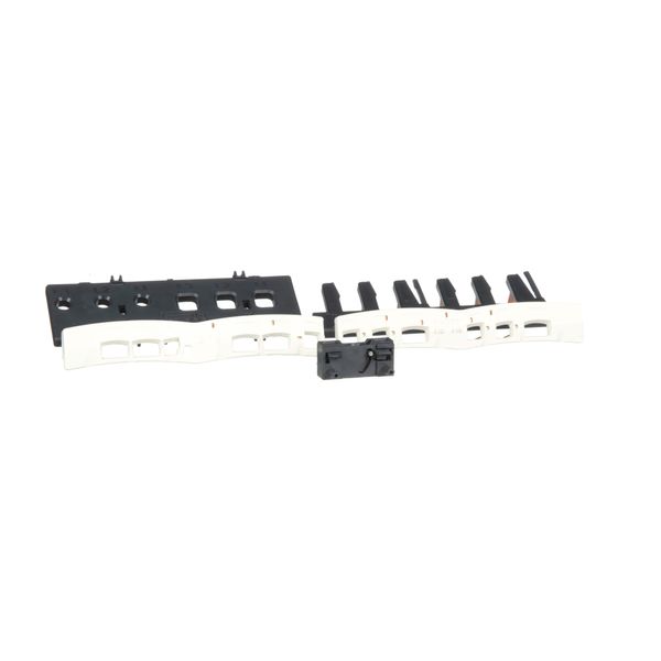 Kit for assembling 3P reversing contactors, LC1D09-D38 with screw clamp terminals, with electrical interlock image 4