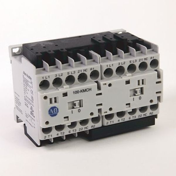 Allen-Bradley, 104-K Mini Reversing Contactors, Screw Type Terminals, 9 A, System Control Voltage: 24V 50/60Hz, 3 N.O. Main Contacts, 1 N.C. Auxiliary Contact image 1