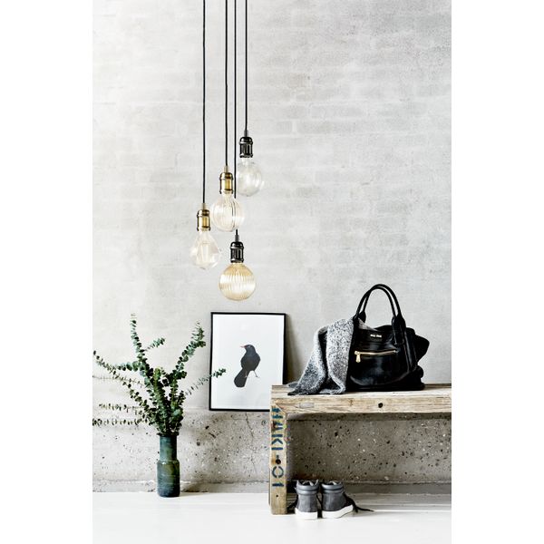 Avra | Pendant | Brass image 3