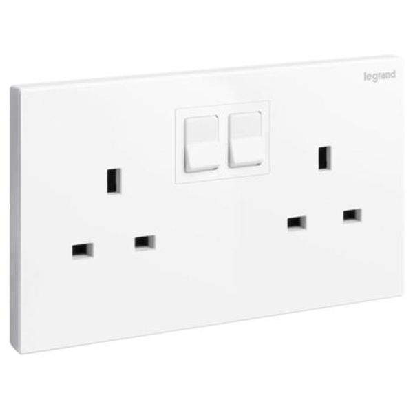 Galion - 2 gangs British Standard switched single pole socket outlet - 13A - White image 1