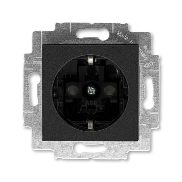 5520H-A03457 63 Socket outlet with earthing contacts, shuttered ; 5520H-A03457 63 image 1