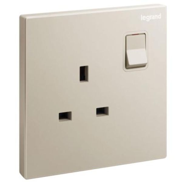 Galion - 1 gang British Standard switched single pole socket outlet - 13A - Champagne image 1