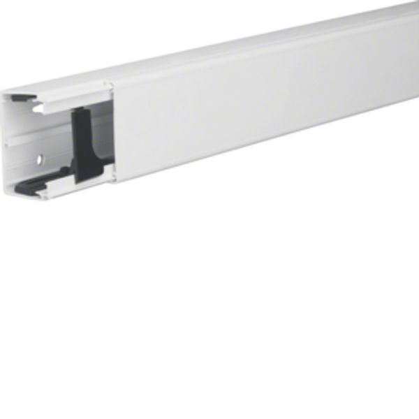 Trunking outside LFE 40x60 traffic white image 1