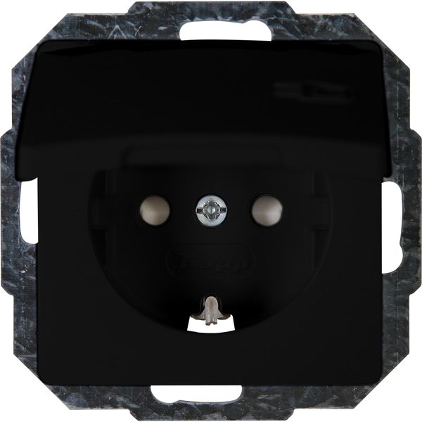 Earthed socket outlet with hinged lid bl image 1