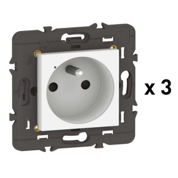 Pack of 3 connected power sockets Mosaic with Netatmo 16A 3680W with consumption measurement and monitoring - white without plate image 2