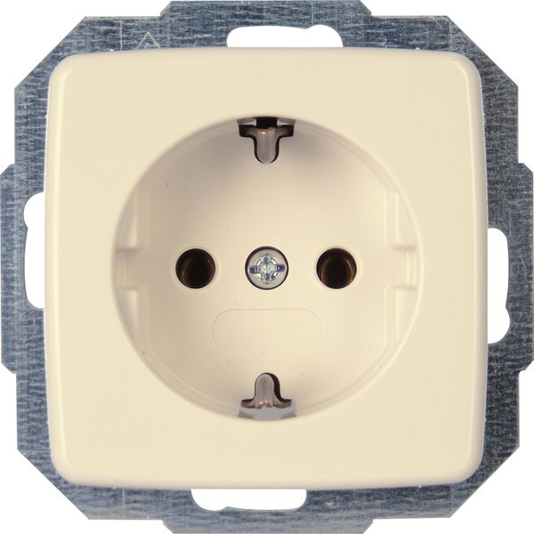 Earthed socket outlet image 1