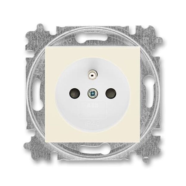 5519H-A02357 17 Socket outlet with earthing pin, shuttered image 1