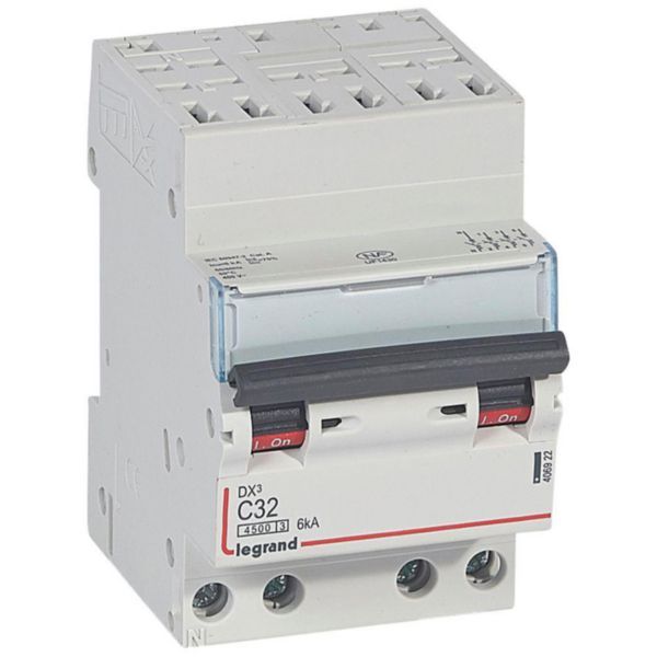 Circuit breaker DX³4500 6kA high inlet via automatic terminals low outlet screw terminals - four-pole 400V~ 32A curve C - 3 modules image 1