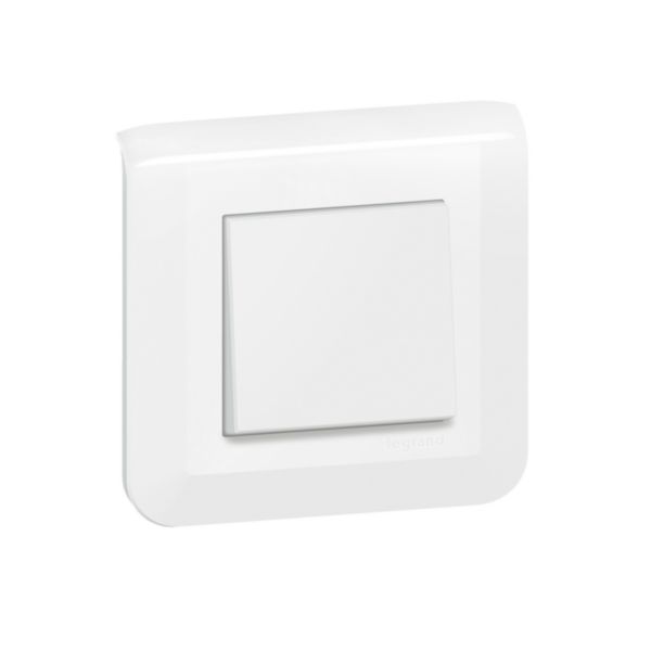 Mosaic 6A white single push button complete with plate and screw fixing image 1