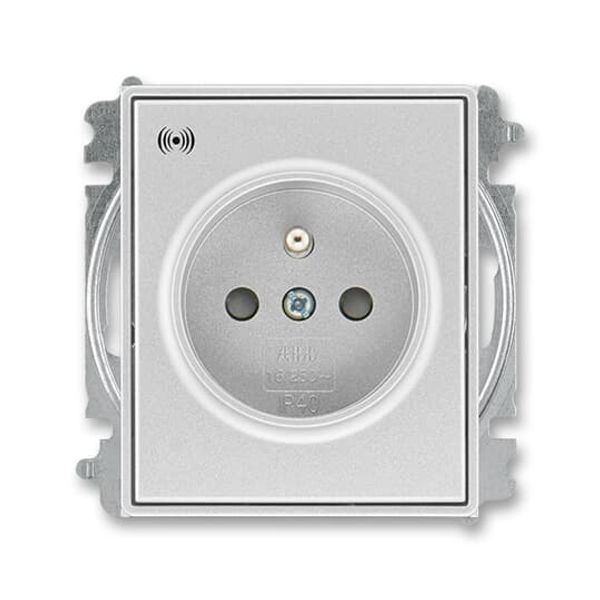 5589E-A02357 08 Socket outlet with earthing pin, shuttered, with surge protection image 2